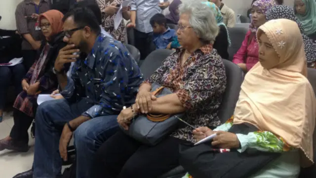 Keluarga korban Mei 98 mengatakan keberatan jika capres pelanggar HAM lolos seleksi KPU.