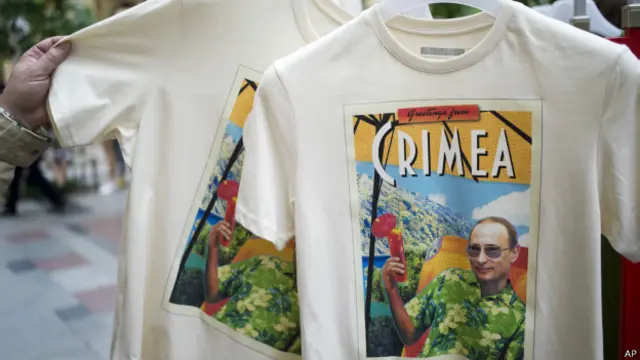 Останнім часом в Росії почали друкувати багато футболок з зображенням президента