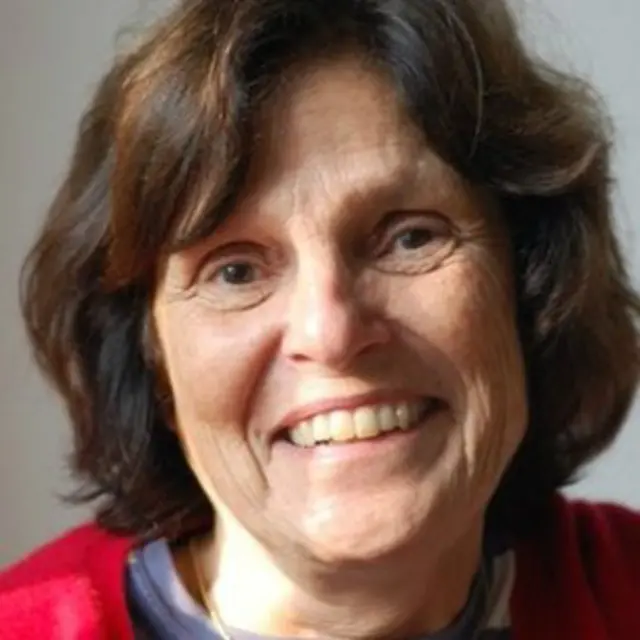 اليسا نزاريان