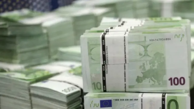 تتباين الاتجاهات داخل منطقة اليورو بين نمو في ألمانيا، وانخفاض في فرنسا.