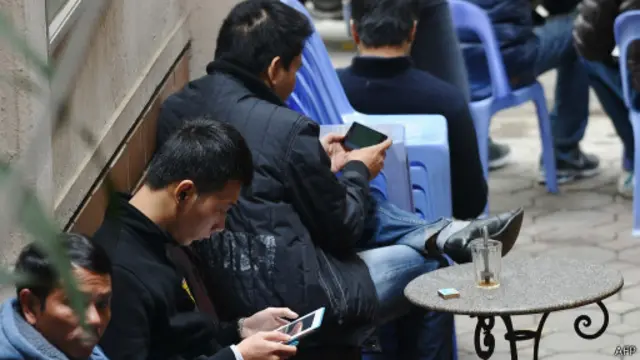 Báo in sụt giảm nhưng truyền thông kỹ thuật số và mạng xã hội lại bùng nổ