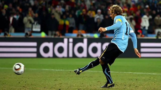 دیدار دو تیم غنا و اروگوئه در سال ۲۰۱۰ آخرین مسابقه ای بود که پنالتی کشید. دیه گو فورلان زننده ضربه اول بود. اروگوئه برنده شد و تا نیمه نهایی نیز پیش رفت