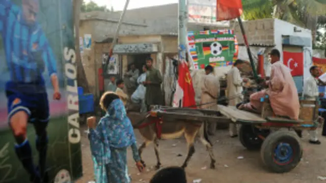 گینگ وار نے لیاری والوں کے ماتھے پر ممنوعہ اور ناپسندیدہ کی مہر ثبت کر دی ہے