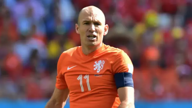 Arjen Robben góp công lớn cho bàn thắng thứ hai của Hà Lan