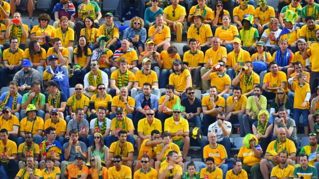 د اسټرالیا نندارچیان خپه خپه او غلي ناست دي. په دې لوبه کې د دوی لوبډلې هیڅ ګول ونه کړ.