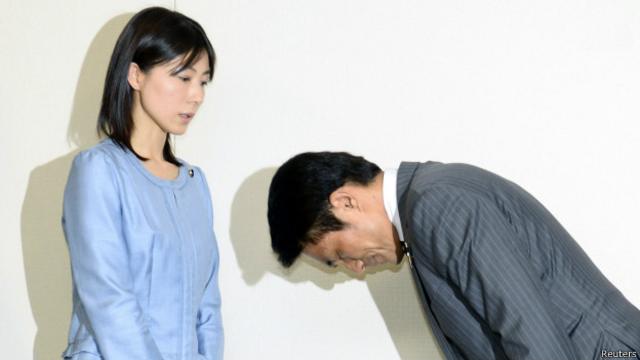 Akihiro Suzuki pede desculpas a Ayaka Shiomoura por comentários machistas | Crédito: Reuters