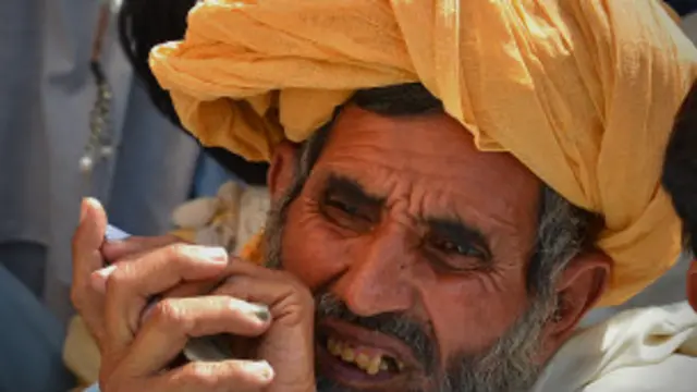 حکام کے مطابق اب تک تقریباً سوا چار لاکھ افراد نقل مکانی کر کے بنوں کے راستے مختلف علاقوں میں پہنچ گئے ہیں