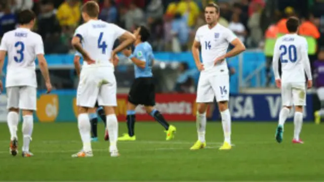 英格兰主帅霍奇森准备给每一个前往巴西的英格兰球员亮相机会