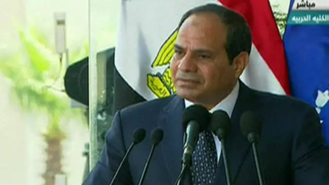 السيسي: "الرئيس لن يلبي مطلبا فئويا بعد ذلك، لأن الدولة غير قادرة على تحمل تلك الزيادة."
