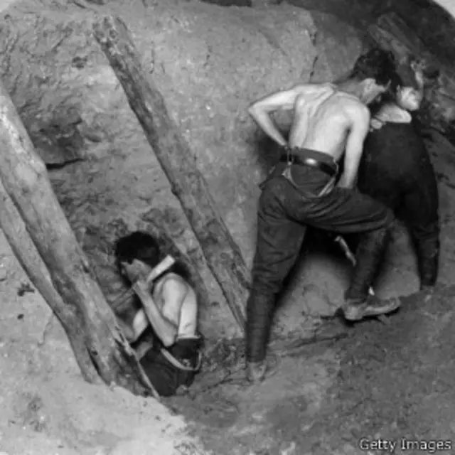 مین‌گذاری در تونل‌های زیر زمینی در جنگ جهانی اول کاری بسیار طاقت فرسا و خطرناک بود