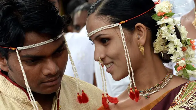 इस आयोजन में शादी करने वाले जोड़ों का संबंध किसी एक नहीं, बल्कि विभिन्न धर्मों से था.