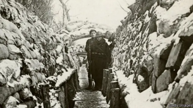 این سنگرهای خندق مانند و مرتبط به هم نماد جنگ جهانی اول هستند