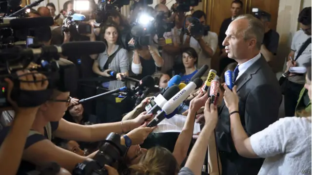 Главный врач госпиталя в Реймсе Эрик Кариже, предложивший медицинскую эвтаназию вместе с другими врачами, после слушаний ответил на вопросы прессы 