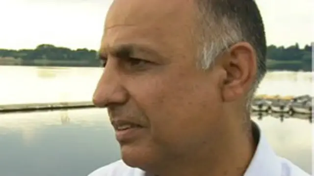 خبیر امانی پدر راشد می‌گوید که احساس درماندگی و ناتوانی می‌کند و هنوز در شوک بسر می‌برد