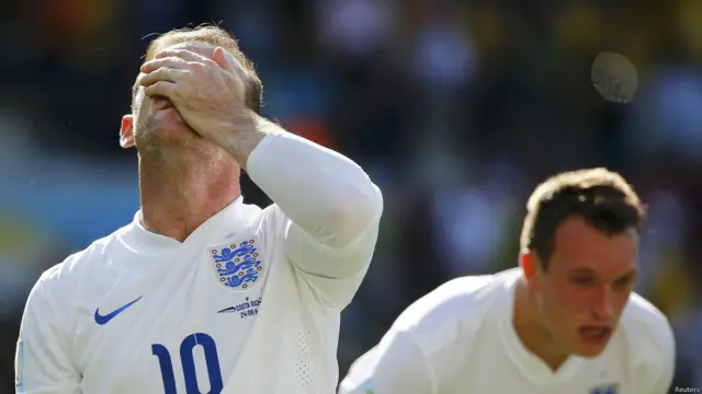 رونی اس ورلڈ کپ میں یوروگوائے کے خلاف صرف ایک گول کر سکے۔