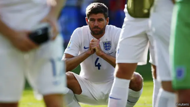 قبع منتخب انجلترا في قاع المجموعة برصيد نقطة واحدة من تعادل وهزيمتين