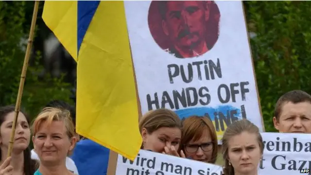 Biểu tình phản đối hành động can thiệp của Nga tại Ukraine ở Vienna