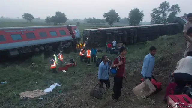 बिहार में दुर्घटनाग्रस्त राजधानी ट्रेन