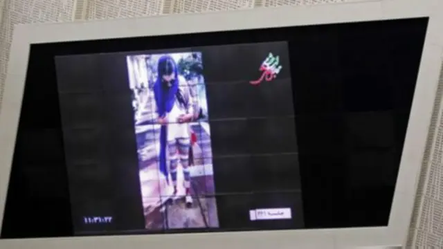 تصاویری از زنان ساپورت پوش که علی مطهری در مجلس به نمایندگان نشان داد