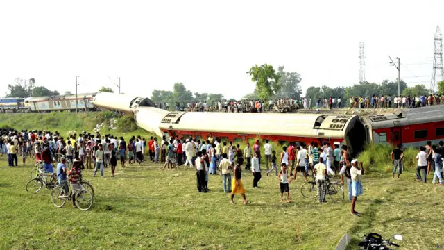 छपरा ज़िले में ट्रेन हादसा, राजधानी एक्सप्रेस, दिल्ली-डिब्रूगढ़ राजधानी एक्सप्रेस