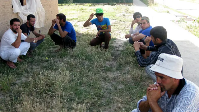 Роғун ГЭСи ўрнидан одамларни кўчиришга масъул Сами Шарифнинг айтишича, Тожикистон ҳукумати янги инфраструктура барпо этишга 41 миллион доллар, одамларга товон пули сифатида 20 миллион долларга тенг маблағ сарфлаган. 