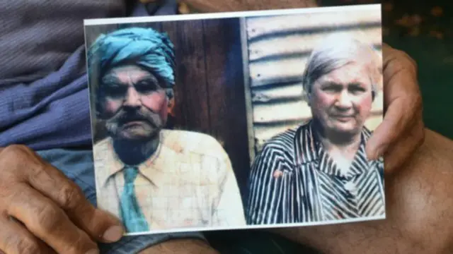 جدا والد ريموند ساطور. 