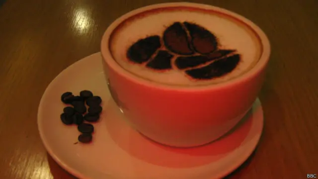 کافی پینے سے دل کی صحت پر کیا اثرات مرتب ہوتے ہیں اس پر باہم مخالف خیالات ظاہر کیے جاتے ہیں