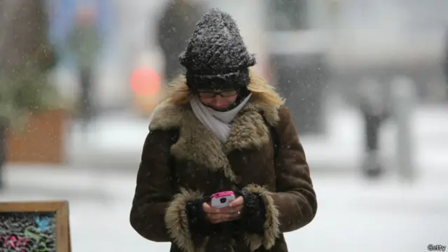 El objetivo es crear una red de wifis abiertas que permita que un usuario pueda conectarse en cualquier momento.