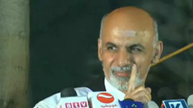 اشرف غنی احمدزی، به راهکارهای قانونی از سوی کمیسیون انتخابات برای حل بحرانی کنونی تاکید دارد