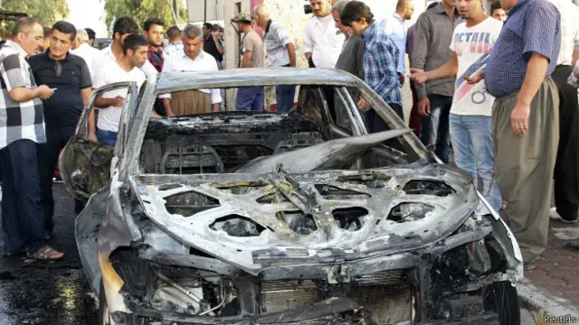 قتل أربعة أشخاص على الأقل وأصيب 18 شخصا آخر في تفجير انتحاري في مدينة كركوك بشمال العراق.