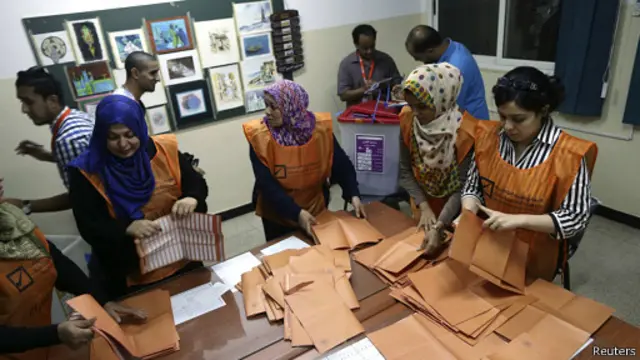 که څه هم ټاکنې د دولت د پیاوړتیا لپاره وې، خو ډېرو خلکو پکې ګډون ونه کړ