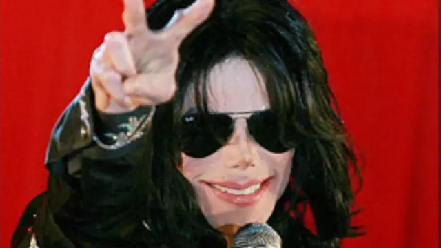El fallecido cantante Michael Jackson pagó US$1,54 millones por un Oscar. 