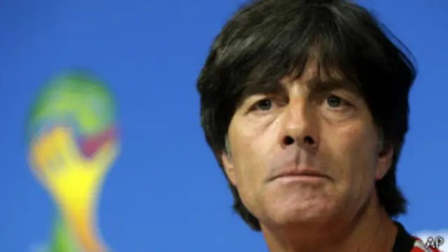 Low dijo que las cosas están organizadas en beneficio de los grandes equipos.