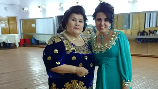 Юлдуз Абдуллаева дўсти ва ҳамкасби Султонпошша Ўдаева билан