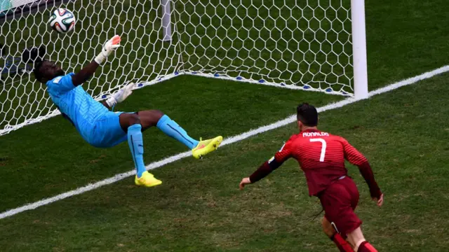 د لوبې په دویمه نیمایي کې د رونالډو بخت کار وکړ او په سږني نړیوال جام کې یې خپل لومړی ګول وکړ. د پرتګال لوبډلې دغه لوبه ۲-۱ وګټله.