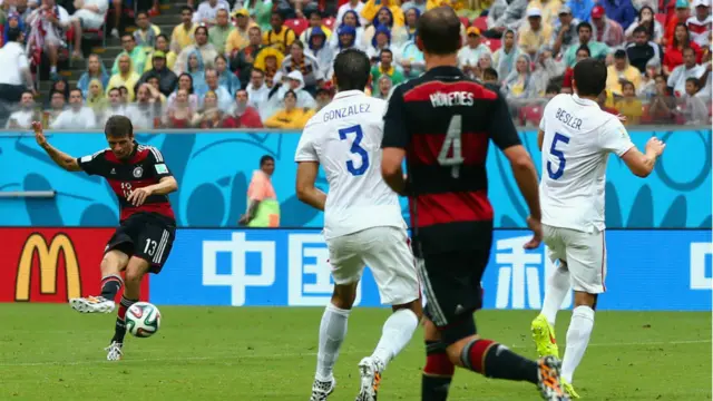 په بله لوبه کې جرمني د امریکا لوبډله ۱-۰ ماته کړه. د جرمني له خوا ګول د دوی بریدګر لوبغاړي توماس مولر وکړ.