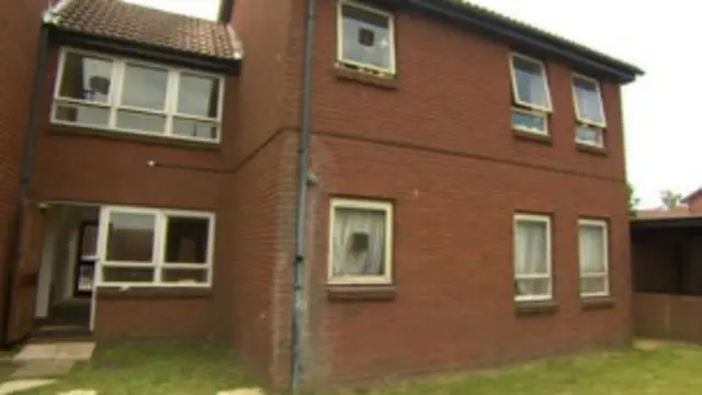 एनी लेट्रिम का अपार्टमेंट