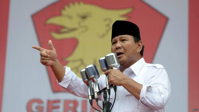 Prabowo Subianto menolak haisl pemilu presiden karena dianggap tidak jujur dan adil.