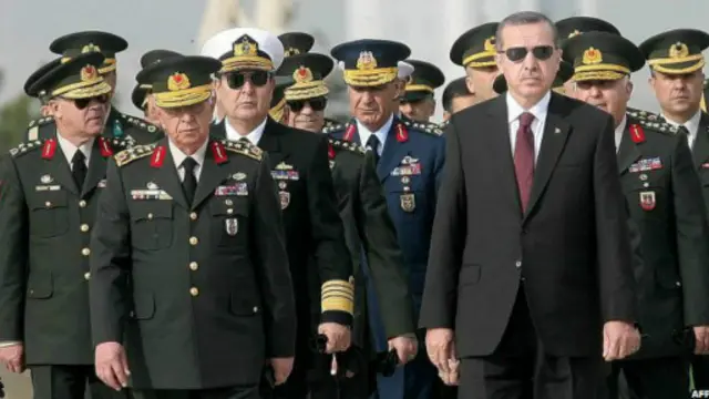 اردوغان توانسته در دوران نخستوزیری خود ارتش را مهار کند