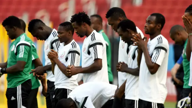 هذه ثاني مرة تثار فيها المشاكل حول المستحقات المالية بين اللاعبين والاتحاد النيجيري