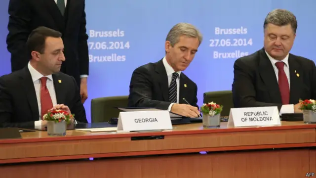 Лидеры Украины, Грузии и Молдавии подписывают соглашение об ассоциации с ЕС