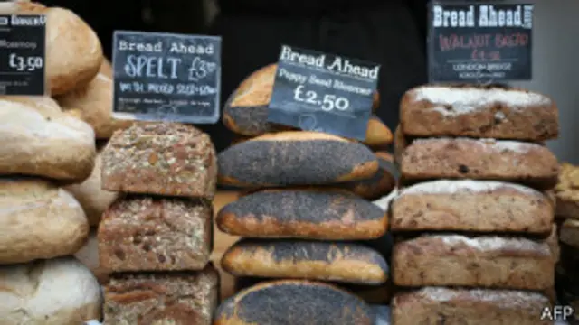 Los celíacos e intolerantes deben evitar los panes de trigo y otros cereales con gluten.
