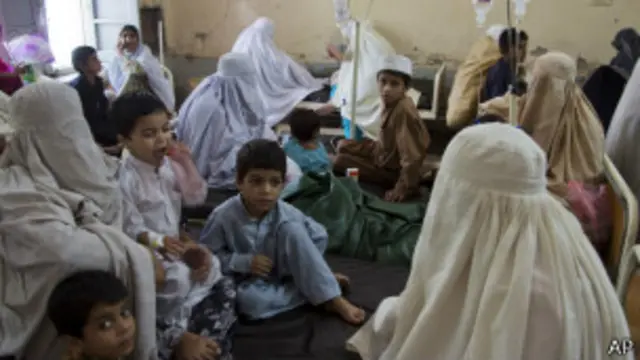 شمالی وزیرستان کے مختلف علاقوں سے نقل مکانی کرنے والوں کے اندراج کے لیے تین رجسٹریشن سینٹر قائم کیے گیے ہیں