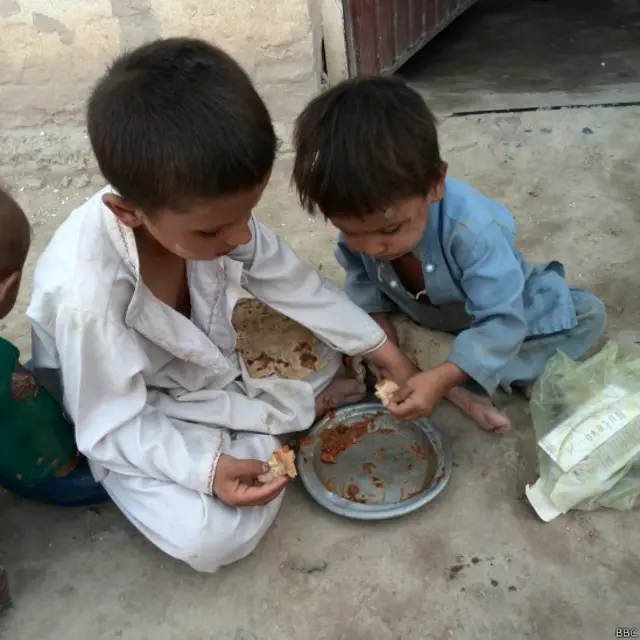 د بېځايه شويو لويه برخه ښځې او ماشومان دي.