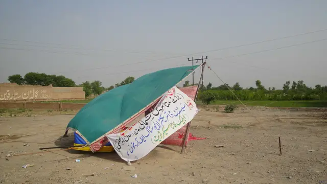 د پاکستان لومړی وزير نواز شريف وايي په شمالي وزيرستان کې د عملياتو له امله د بېځايه شويو کسانو د مرستې لپاره پوځ او حکومت په ګډه کار کوي. 