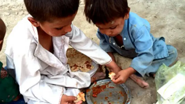 Trẻ em mất nhà cửa ở Waziristan
