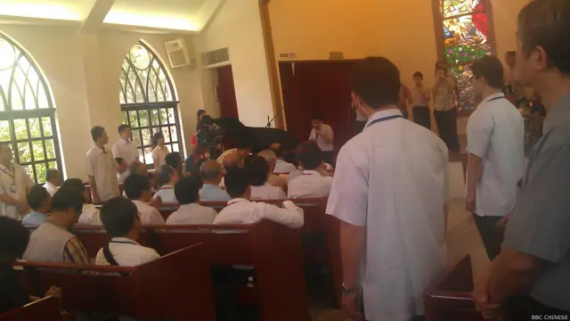 张志军访台中当局派大批保警戒备（BBC中文网照片）