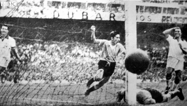 غيغيا: "ثلاثة أشخاص أسكتوا ماراكانا؛ فرانك سيناترا، والبابا، وأنا."