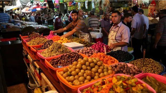  أحد أسواق الضفة الغربية