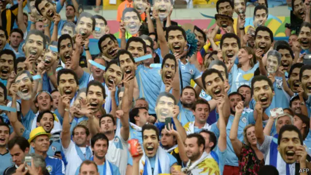 para pendukung Suarez